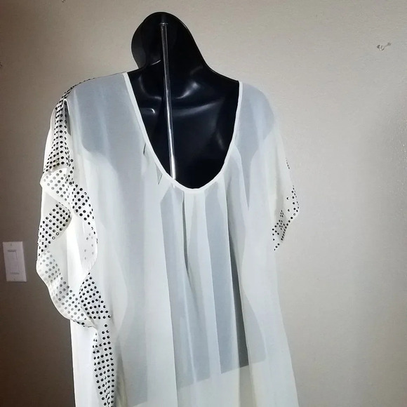 women's top - Picture 2 of 5